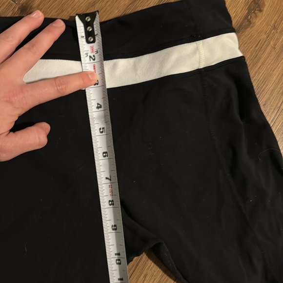 LULULEMON FLARE LEGGINGS - 4 tall - Picture 7 of 8